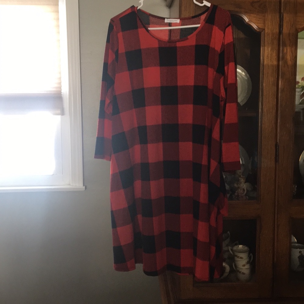 Black and red  dress with pockets